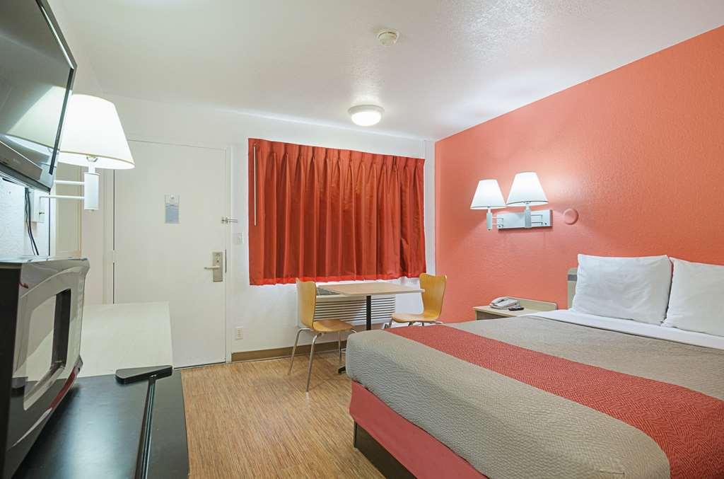 Home 6 Motel Topeka Ruang foto