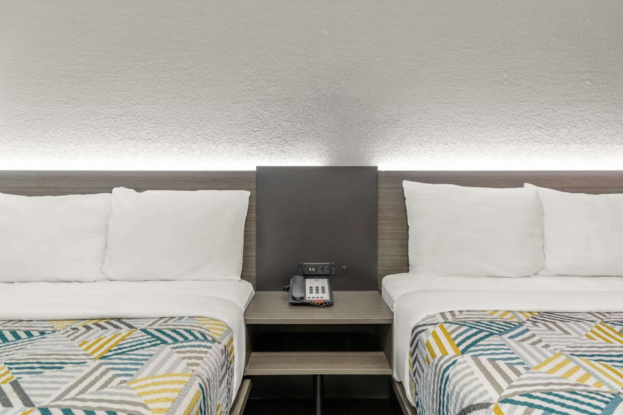 Home 6 Motel Topeka Bagian luar foto