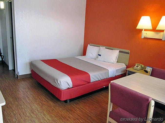 Home 6 Motel Topeka Bagian luar foto